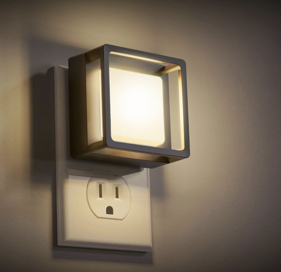 4 Pack Dusk-to-Dawn Sensor, Dimmable Nightlights Plug in