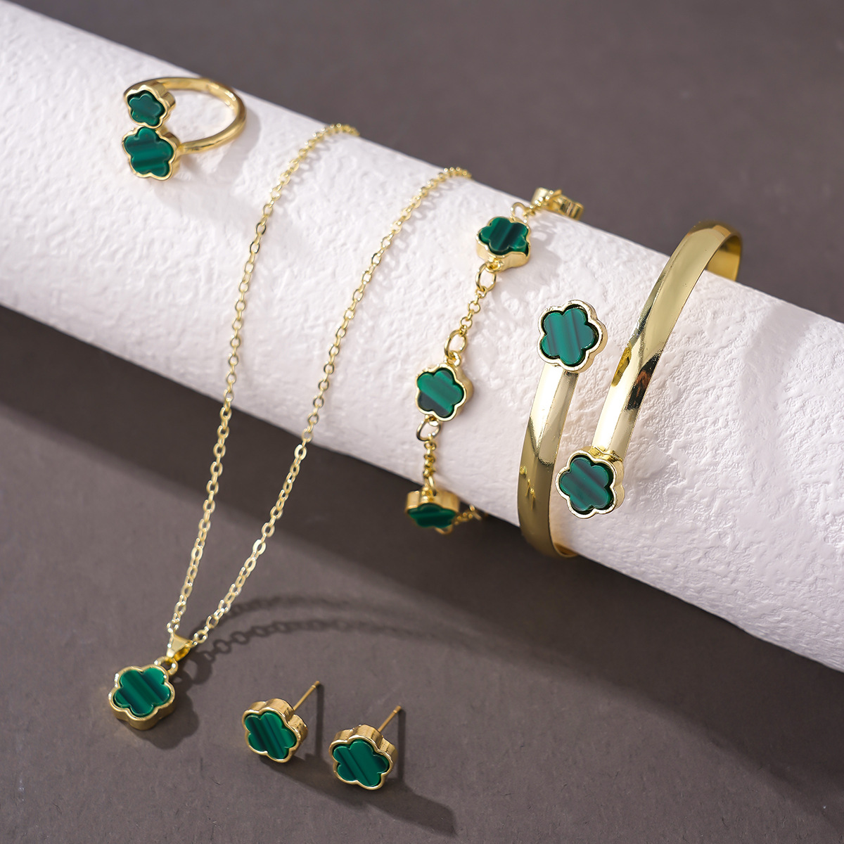 Set of 6 Pcs Lucky Clover Jewelry Set 18K Gold Plated Five-leaf Clover Bracelet Earrings Necklace Ring Female Jewelry Gift