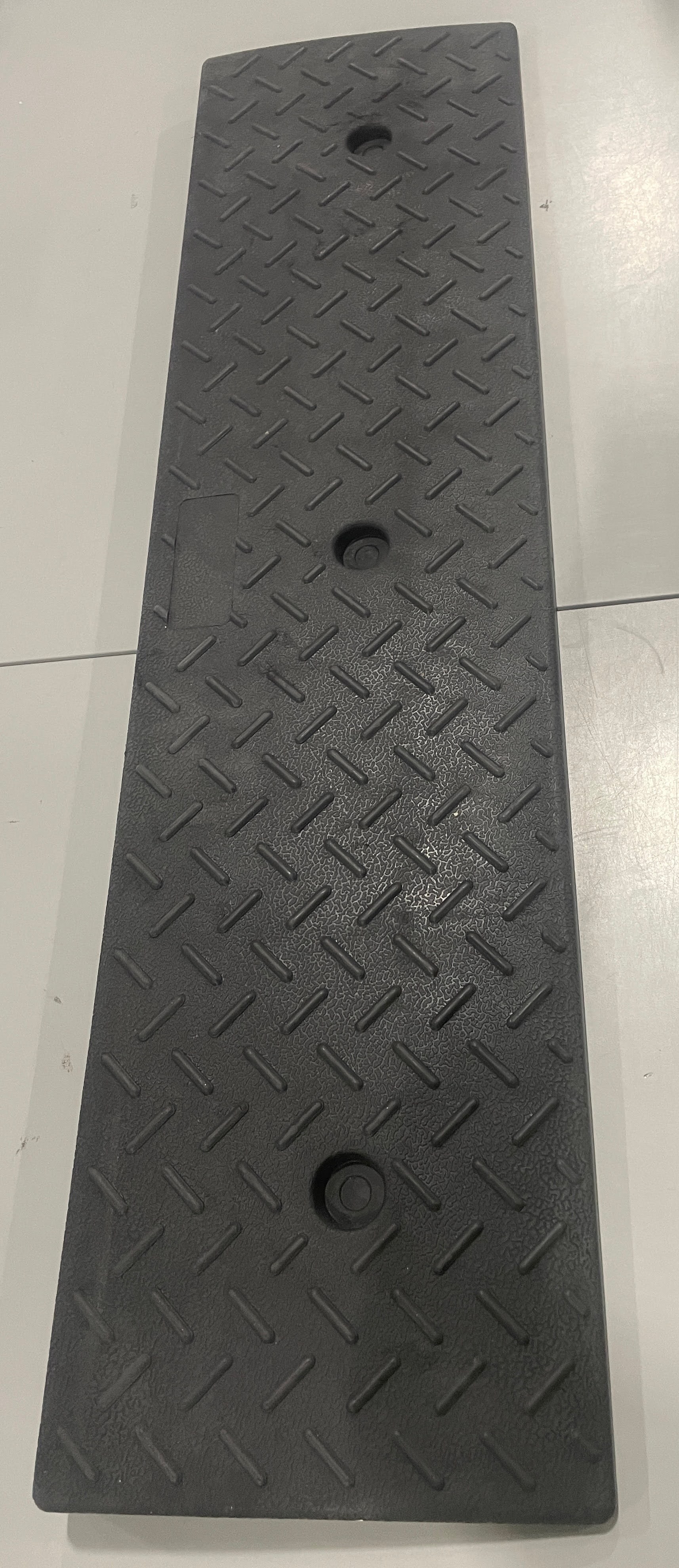 GENERIC RISE RUBBER CURB RAMP, HEAVY DUTY, 11000 LBS CAPACITY - Scratch & Dent