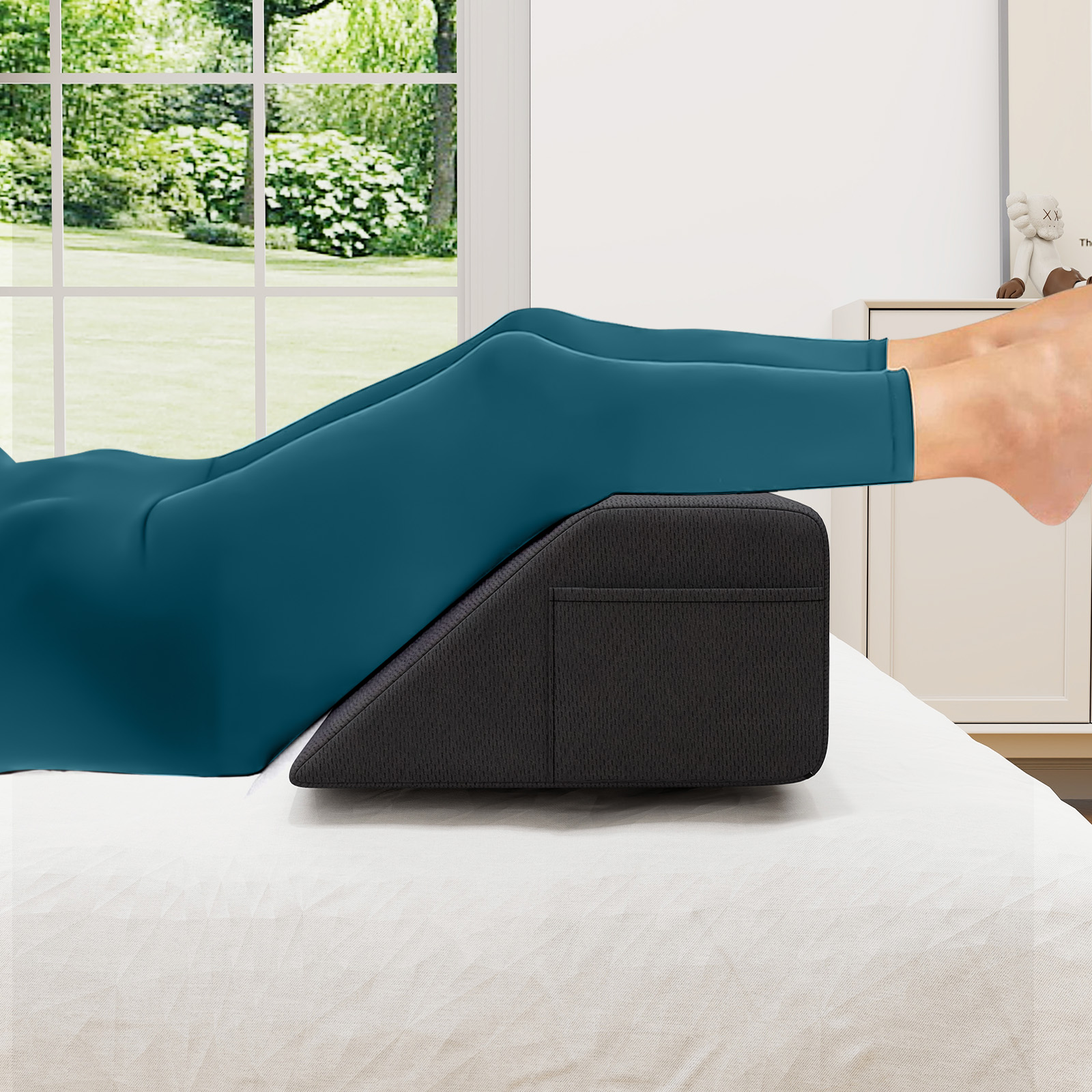 Costway Twin/Full/Queen/King Bed Wedge Pillow with Tablet Pillow Stand Side Pockets Support for Back Grey