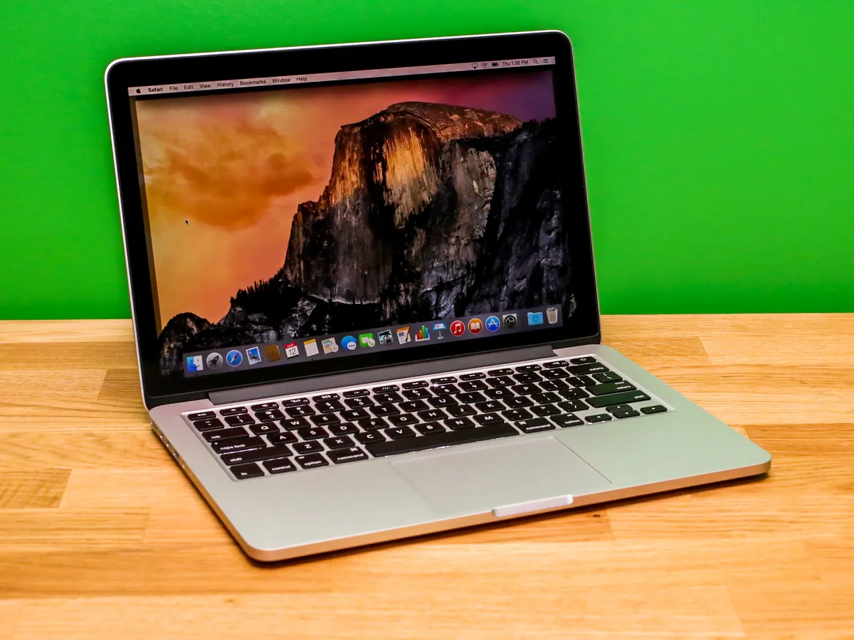 Refurbished Apple 13.3" MacBook Pro MF839LL/A (Intel Core i5 2.7GHz Quad-core, Silver) - Grade A
