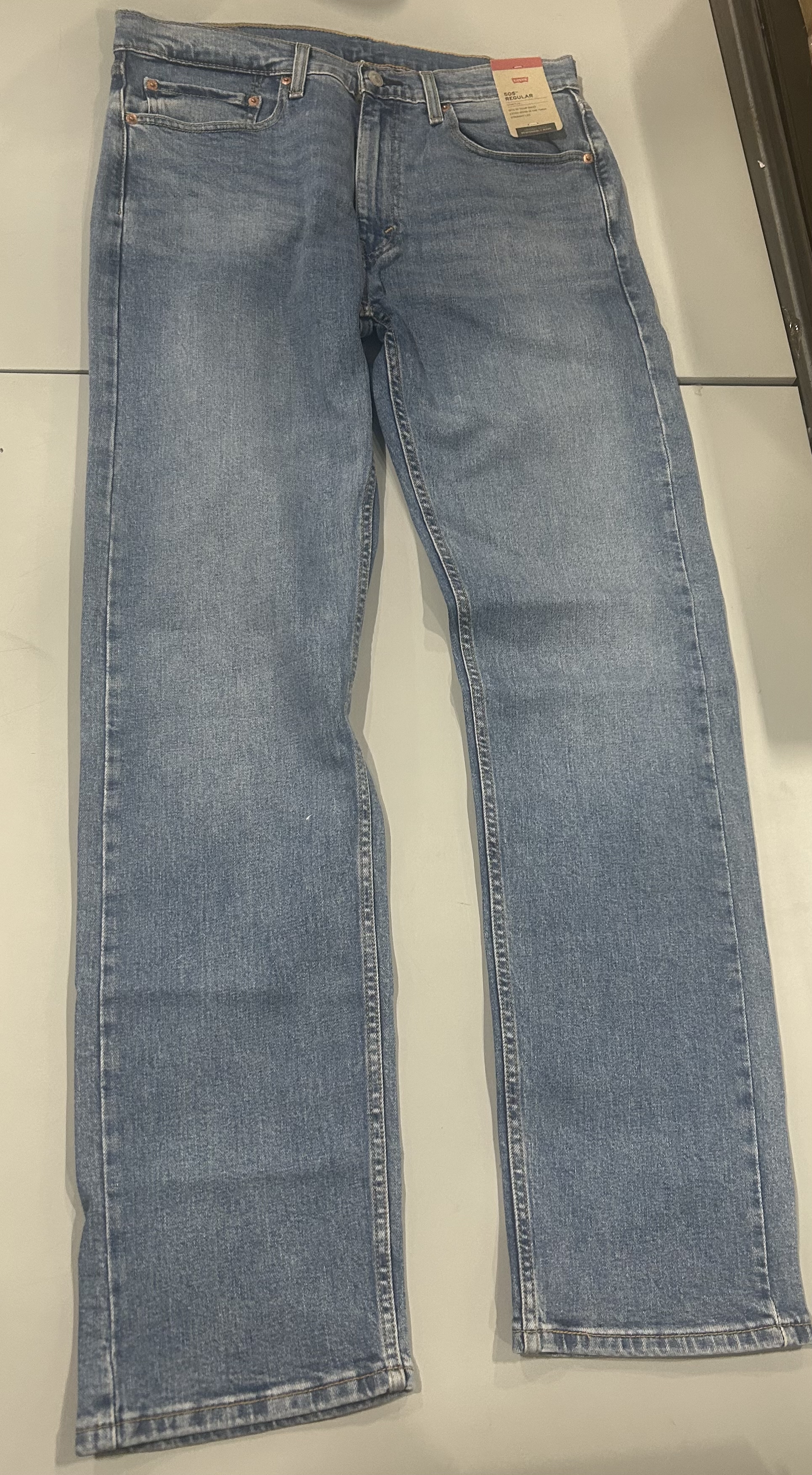 LEVI'S MEN'S 505 REGULAR FIT JEANS - SIZE: MEN 34X34 - LIGHT BLUE - New