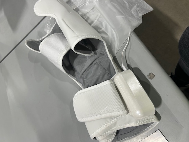 GENERIC KNEE AND LEG AND CALF MASSAGER KKLCM01W - WHITE