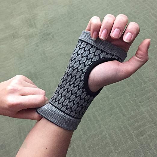 Title Self-Warming Carpal Wrist Support for Natural Relief