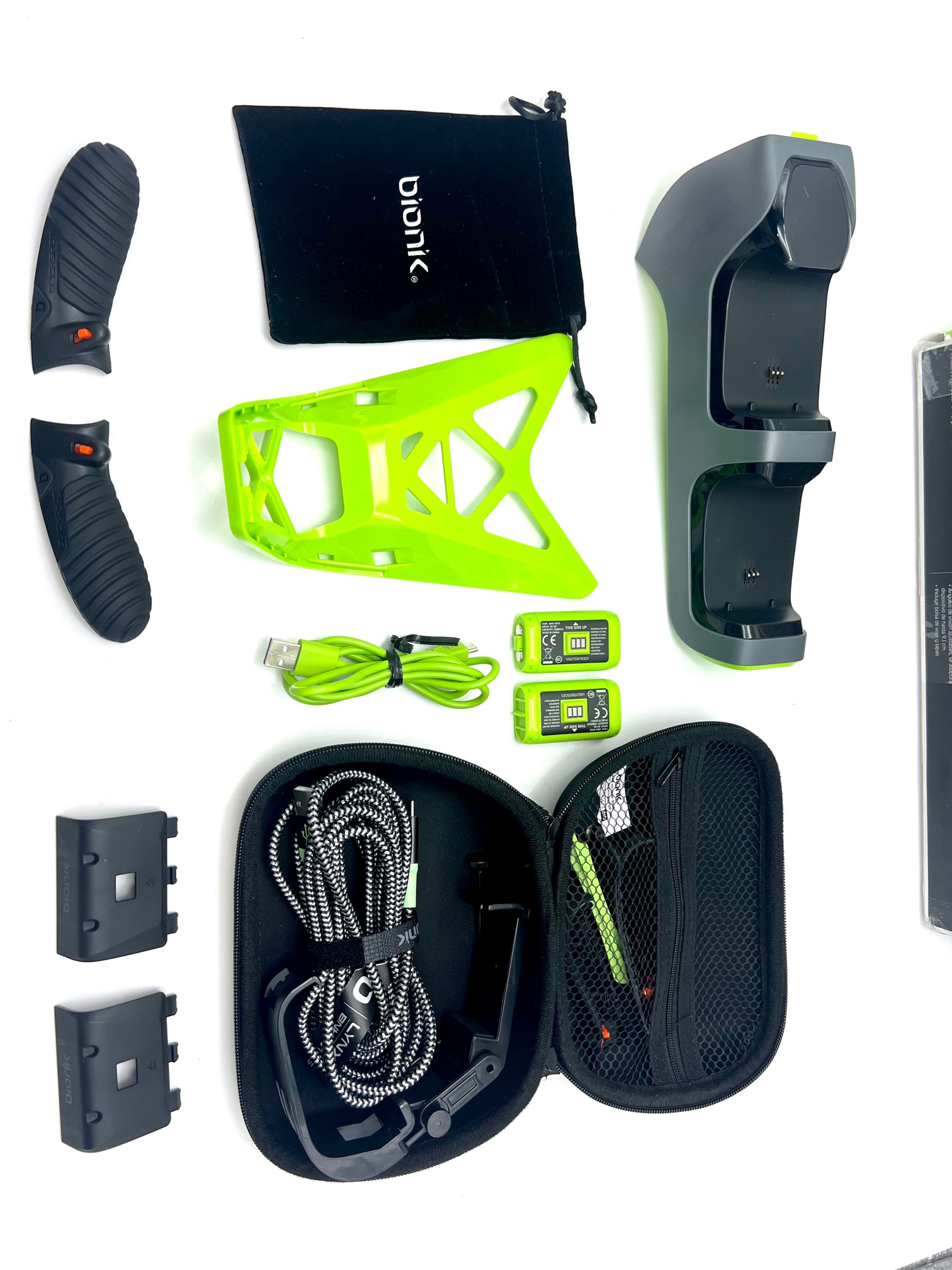 BIONIK Pro Kit+ for Xbox Series XS Dual Charger 2x Battery Phone Holder - BLACK - New