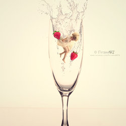 Straw Berries Spalsh