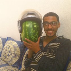 الرسم على البطيخ والبيض 