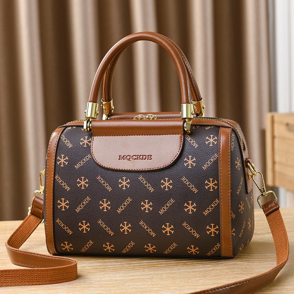 Fashion Large Capacity Portable Shoulder Crossbody Bag - Image 6