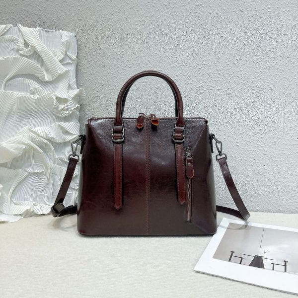 Large-capacity Bucket Retro Shoulder Messenger High-grade Tote Bag - Image 9