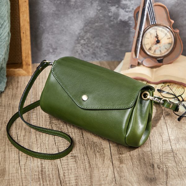 High-grade First Layer Cowhide With More Than Handmade Bag Compartments - Image 5
