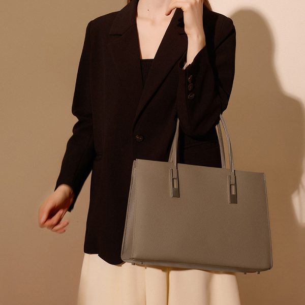 Large Capacity Top Layer Cowhide Tote - Image 3