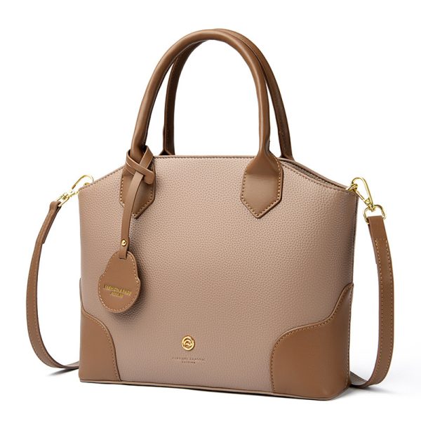A Versatile Retro Minimalist Crossbody Bag - Image 7