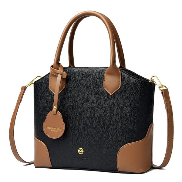 A Versatile Retro Minimalist Crossbody Bag - Image 6