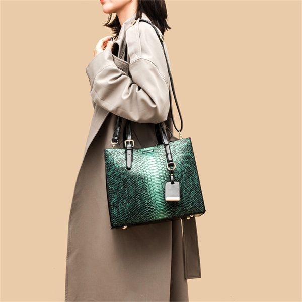 New Fashion Large Capacity Women's Bag - Image 2