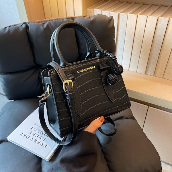 Women's Square Simplicity Niche Popular Shoulder Messenger Bag - Image 3