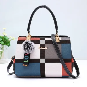 New luxury handbag for women with random grid design, fashionable shoulder bag, women's handbag