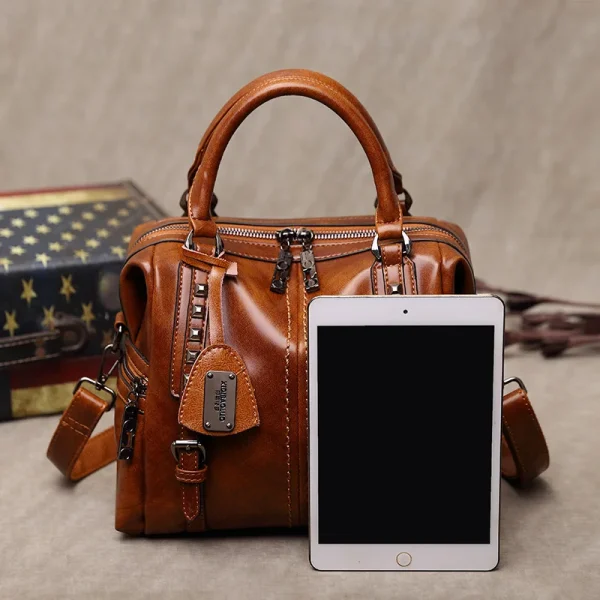 Women rivet Shoulder Bag Messenger Bag Luxury Designer Handbags Leather Crossbody Ladies Hand Bags for Woman Bolsa Feminina - Image 4