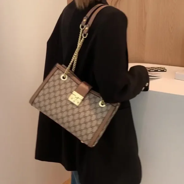 Retro Lattice Floral Women's Shoulder Bag Fashion Chain Girl Crossbody Hundreds of Commuter Girls Underarm Bag PU Material Metal - Image 2