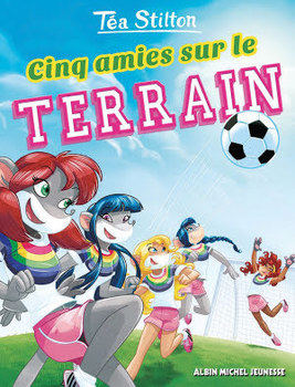 Cinq amies sur le terrain