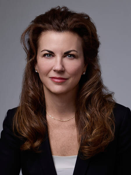 Traci Schubert Barrett | Traci Schubert Barrett is a workplace and leadership expert.