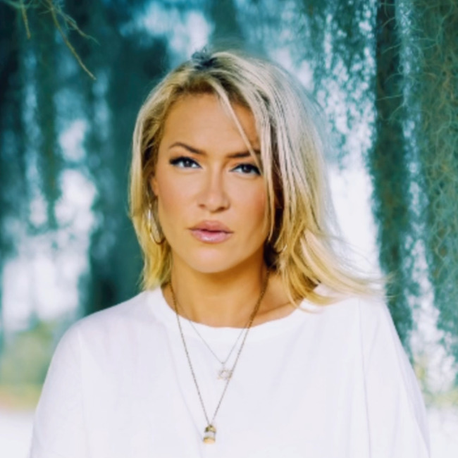 Premiere Speakers Bureau, Kaya Jones