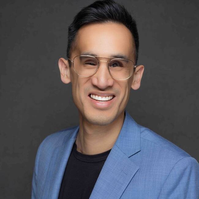 Premiere Speakers Bureau, Jay Kiew