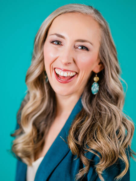 Rachel Druckenmiller | Award-Winning Keynote Speaker, Leadership Trainer and Singer-Songwriter 