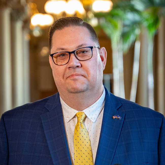 Premiere Speakers Bureau, Jason McGuire