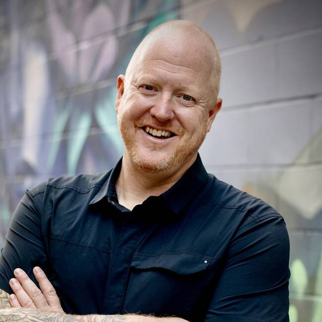 Premiere Speakers Bureau, Nikolas Badminton