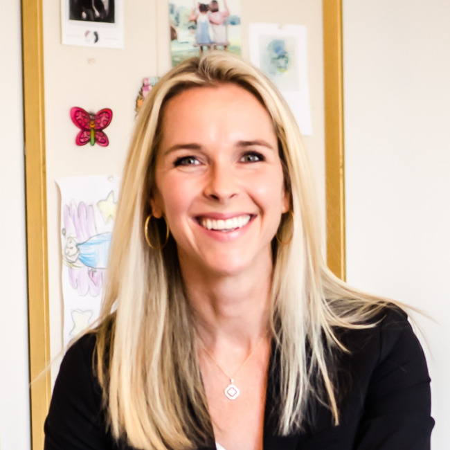 Premiere Speakers Bureau, Elizabeth Dixon