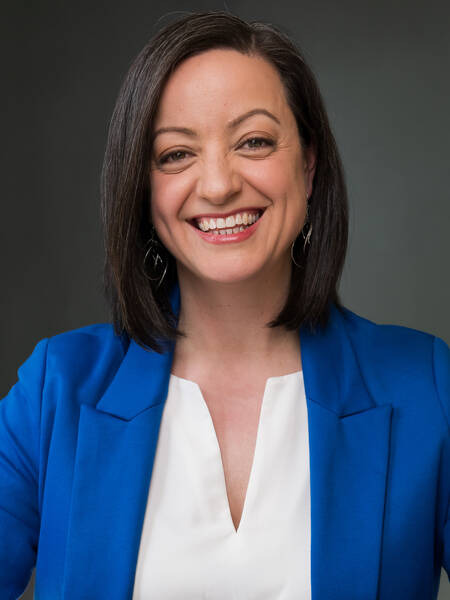 Jen Slaw | Former structural engineer & World-record holding expert juggler