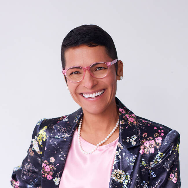 Premiere Speakers Bureau, Magie Cook