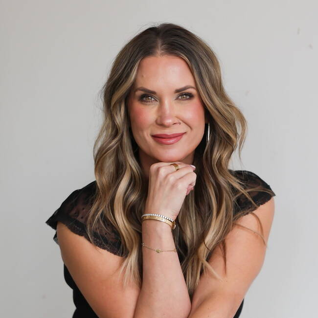 Premiere Speakers Bureau, Tara Renze