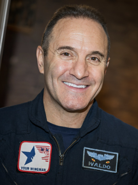 Waldo Waldman | Decorated Fighter Pilot. New York Times Bestselling Author. Expert on Teamwork & Trust