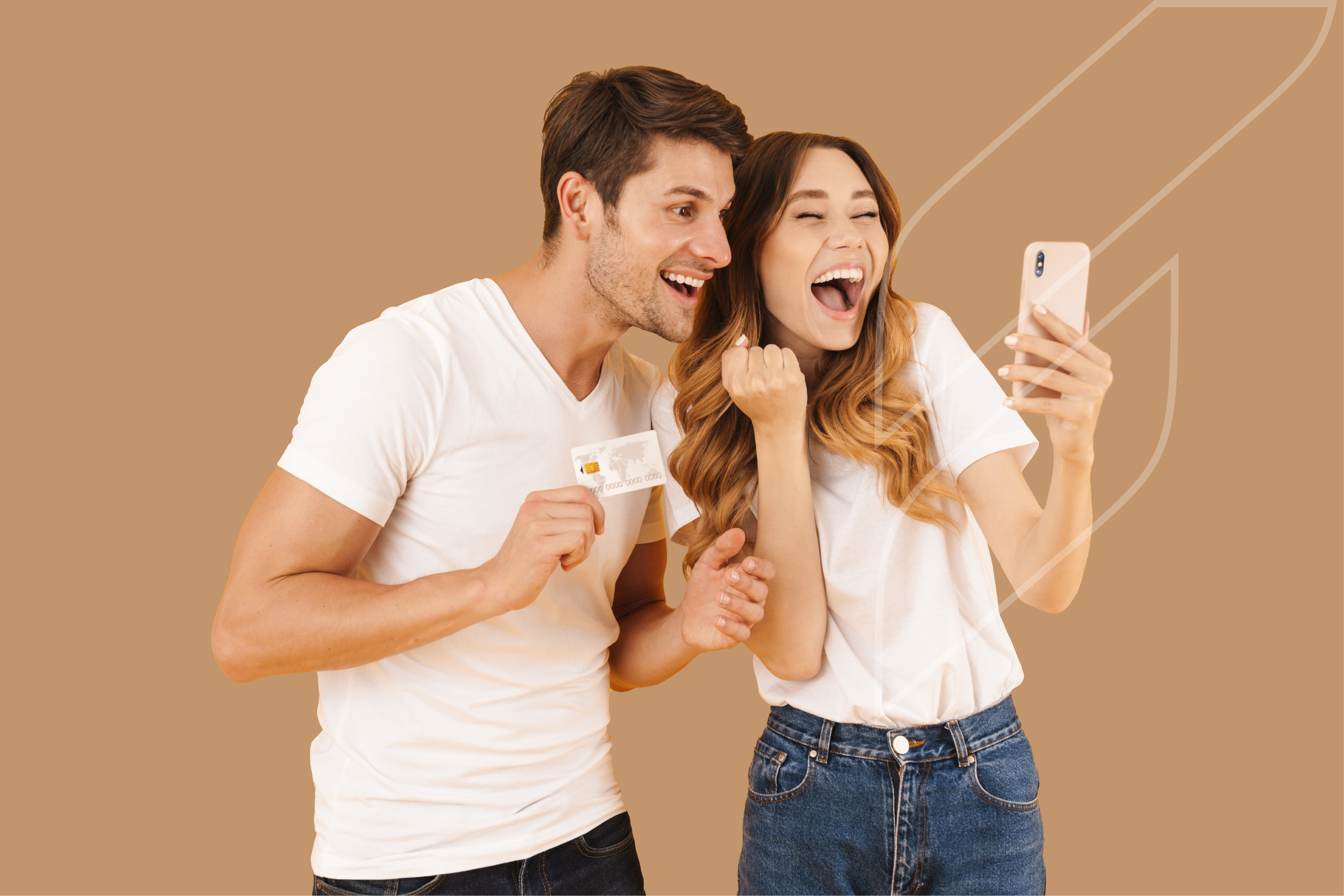 Pareja sosteniendo tarjeta favacard