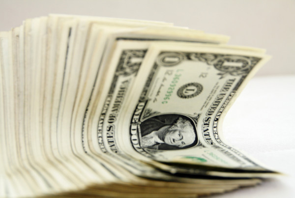 In North Texas, Many Teenage Workers Are Making More Than Minimum Wage