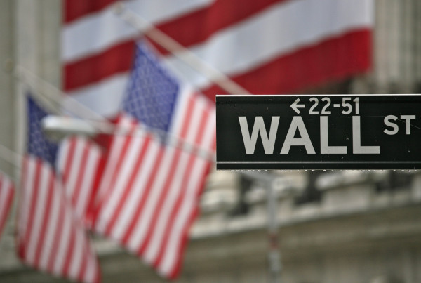 Why Are International Investors Dumping U.S. Stocks?