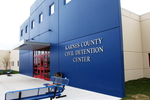 Democrats Tour Immigration Detention Centers With Reform on Their Minds