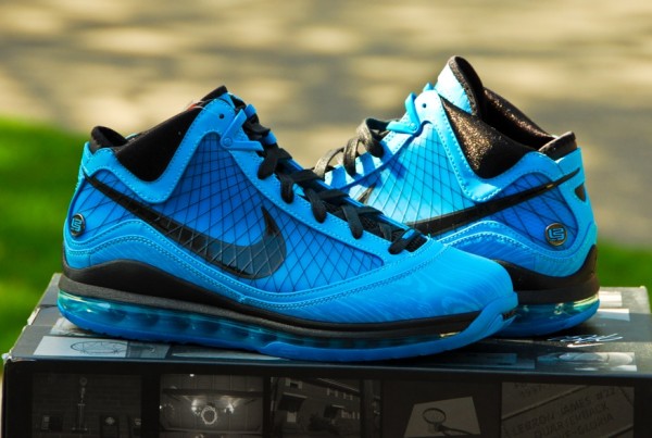 Here’s Why Those Awesome Nikes Are Immediately Sold Out