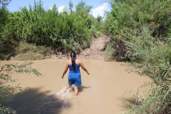U.S. Citizens Skirting Border Laws To Survive On Rio Grande