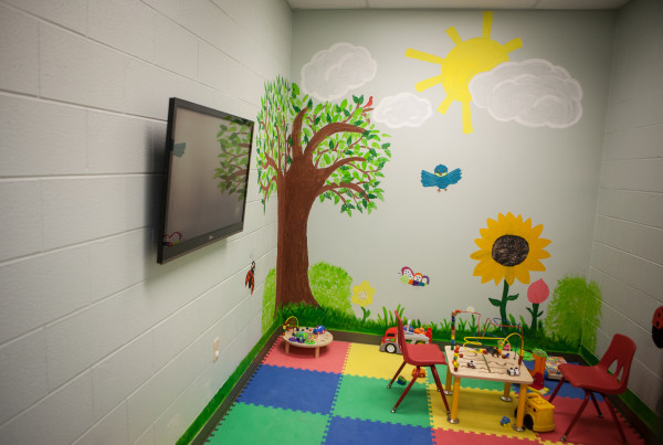 Should Texas Give Child Care Licenses to Immigrant Detention Centers?