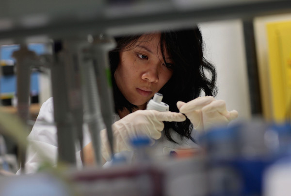 Are HIV/AIDS Rates ‘Skyrocketing’ Among Austin Women?