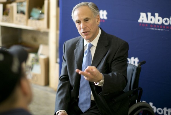 This Week in Texas Politics: Syrian Refugees and Textbook Reviews