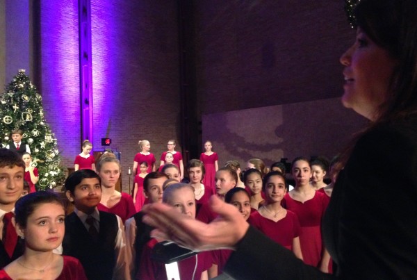 Why ‘Feliz Navidad’ Is One of the Top Bilingual Christmas Songs in the World