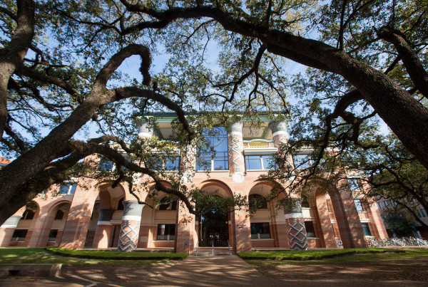 Colleges Should Give Admissions Preference To Poor Students, Group Says