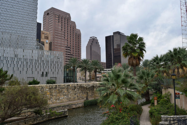 Fewer Texans Living in Poverty, According to New Census Data