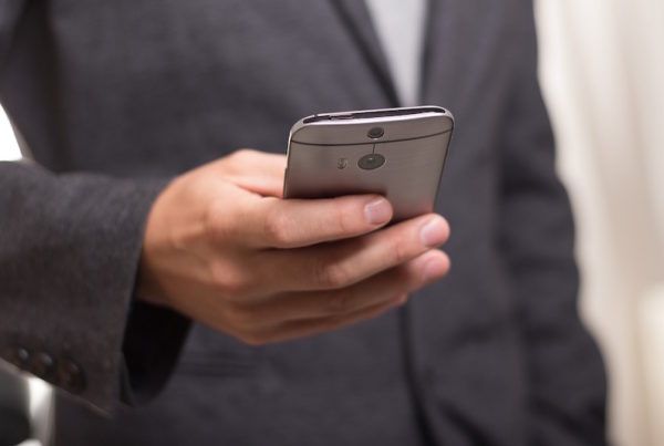 When a Politician’s on Twitter, Who’s Really Sending the Tweets?