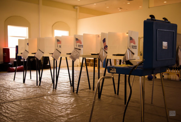 Older Latino Voters Focused on Economics, Abortion in 2016 Election