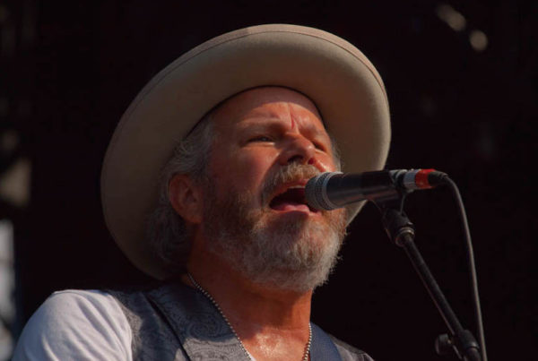 Robert Earl Keen and ‘Merry Christmas from the Family’