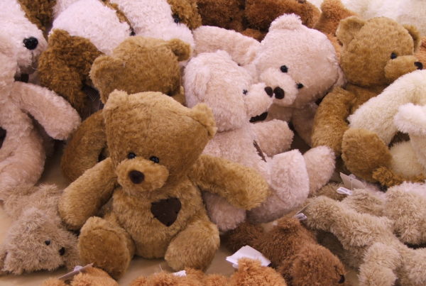 When A Young Girl Lost Her Teddy Bear To Harvey, Kind Neighbors Stepped In